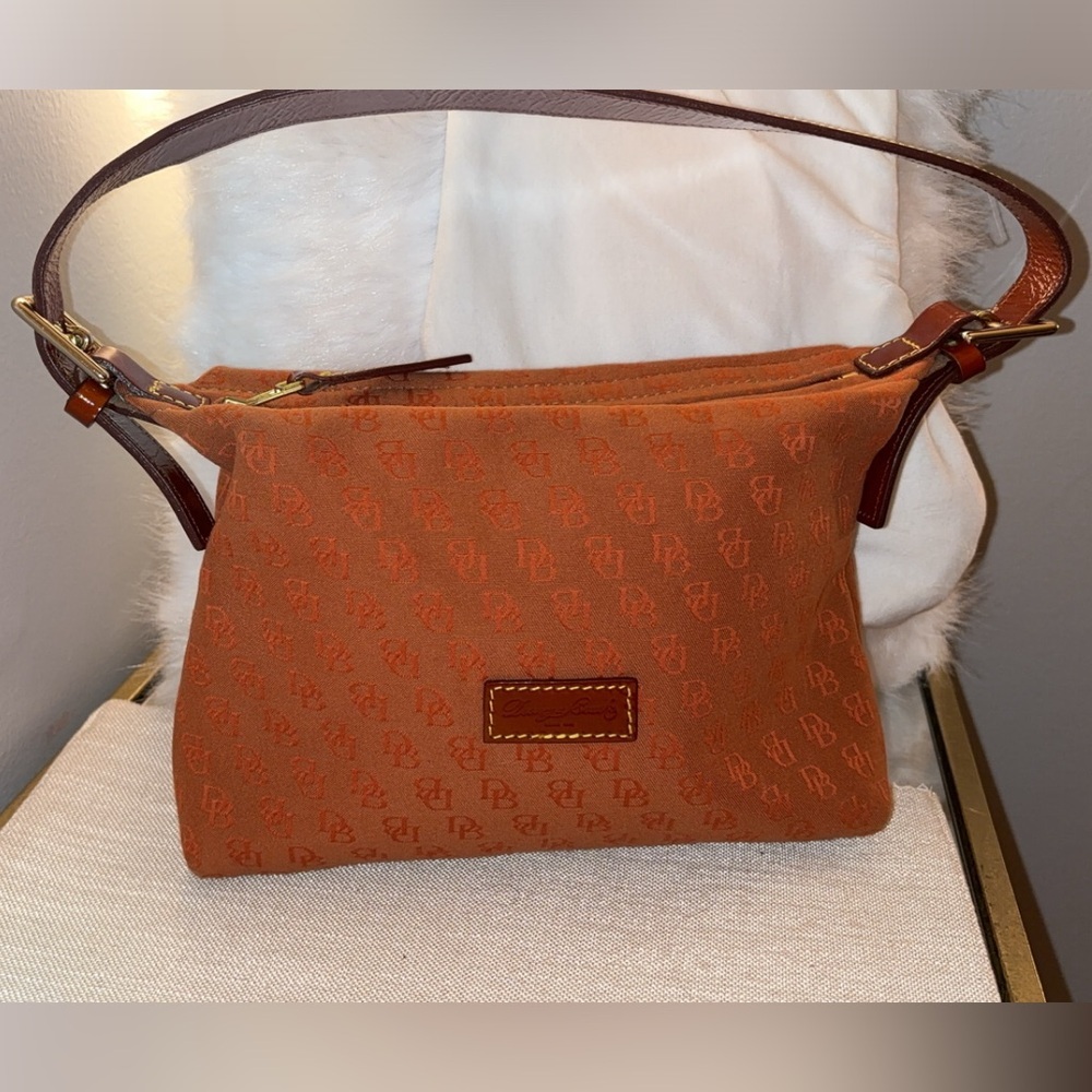 Dooney & Bourke Vintage handbag-burnt orange‎ w/ Leather shoulder